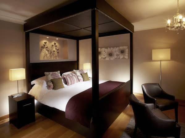 فندق Crossways ويلْزْ المظهر الخارجي الصورة A bedroom at The Berkeley
