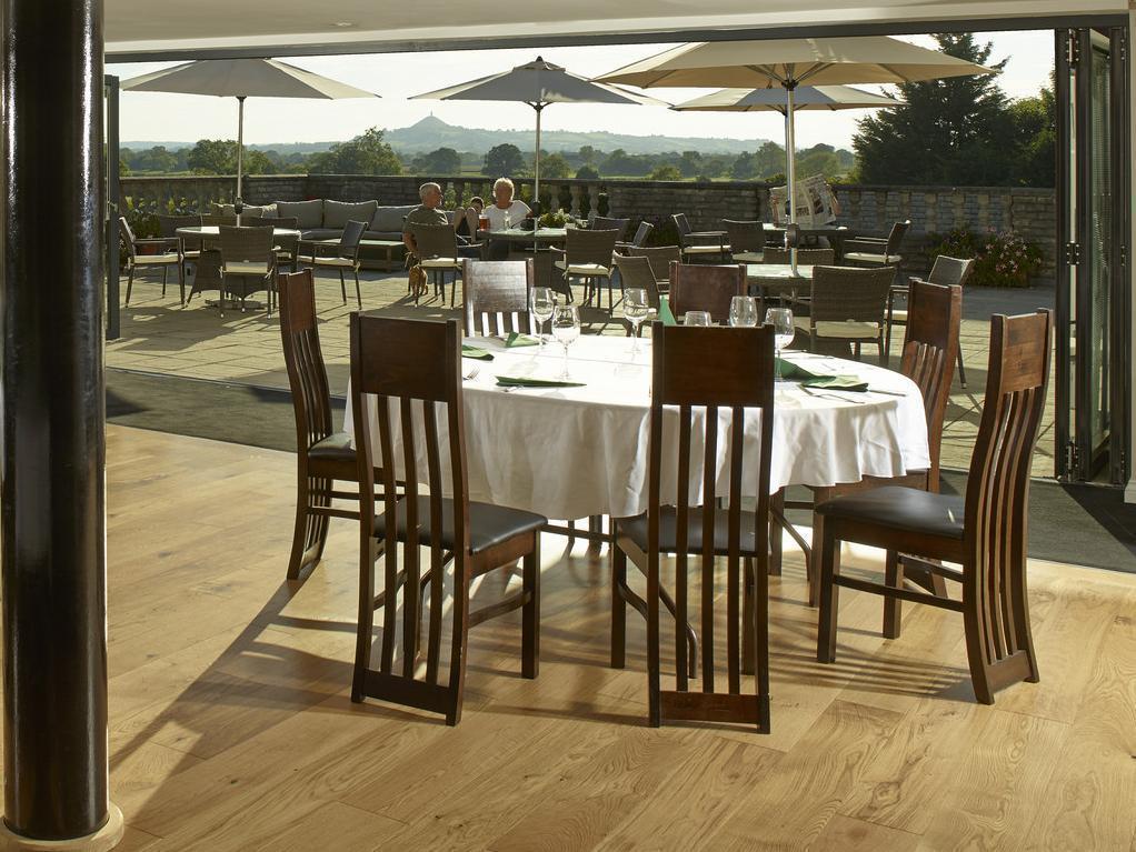 فندق Crossways ويلْزْ المظهر الخارجي الصورة The restaurant at the River Café